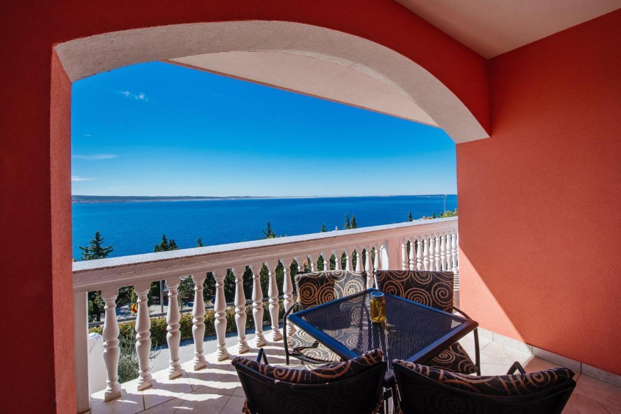 Apartments By The Sea Starigrad, Paklenica - 16421 ภายนอก รูปภาพ