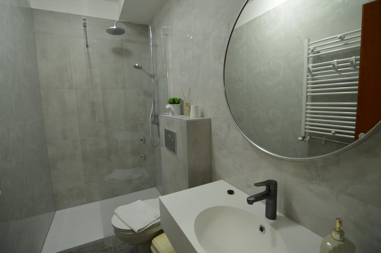 Apartments By The Sea Starigrad, Paklenica - 16421 ภายนอก รูปภาพ