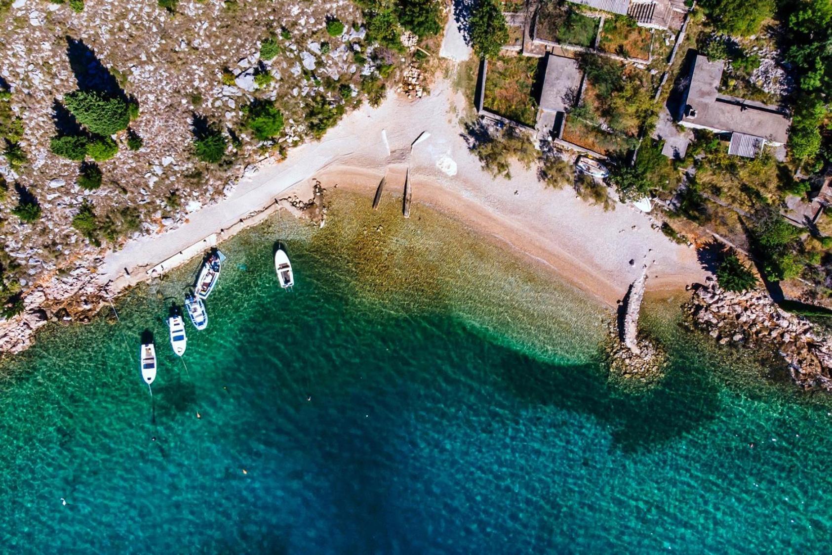 Apartments By The Sea Starigrad, Paklenica - 16421 ภายนอก รูปภาพ